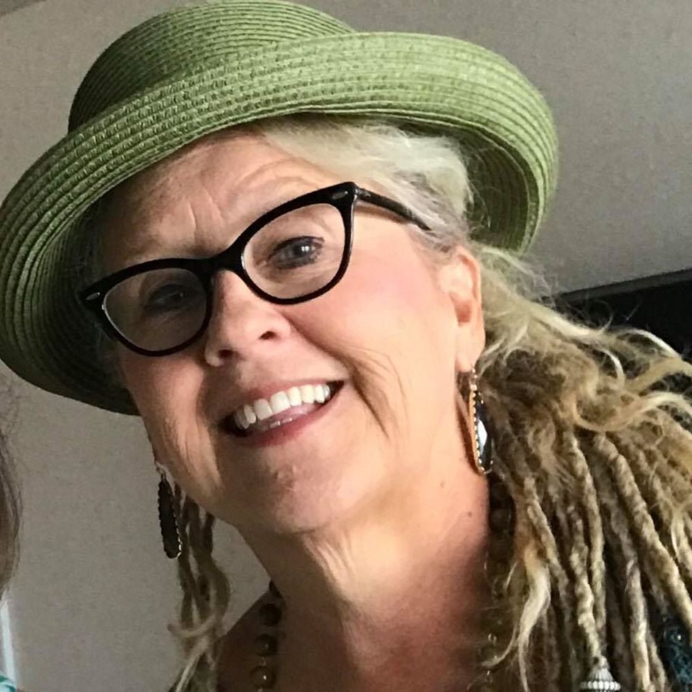 Meet your Posher, Leah